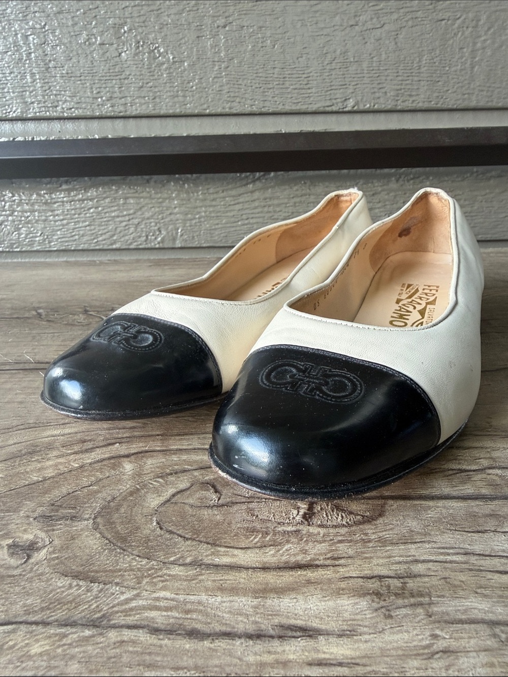 Salvatore Ferragamo Women’s Cream Leather Flats  Black Patent Cap Toe size 7.5 B
